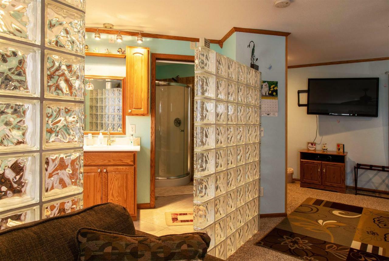 Shane Acres Country Inn Juneau Εξωτερικό φωτογραφία