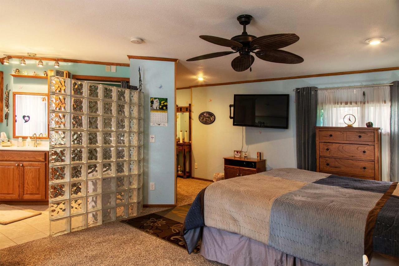 Shane Acres Country Inn Juneau Εξωτερικό φωτογραφία